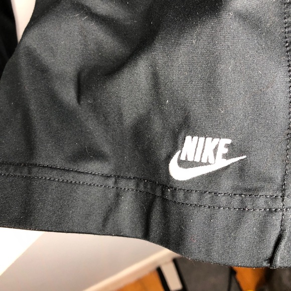 Nike Black Capri Cropped Leggings Size Large - Picture 3 of 7